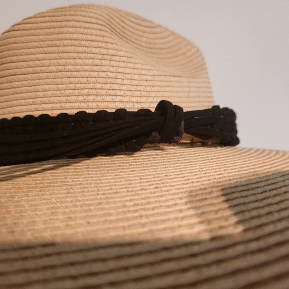 Stylish Beige Wide Brim Hat with Black Band - Picture 8 of 12